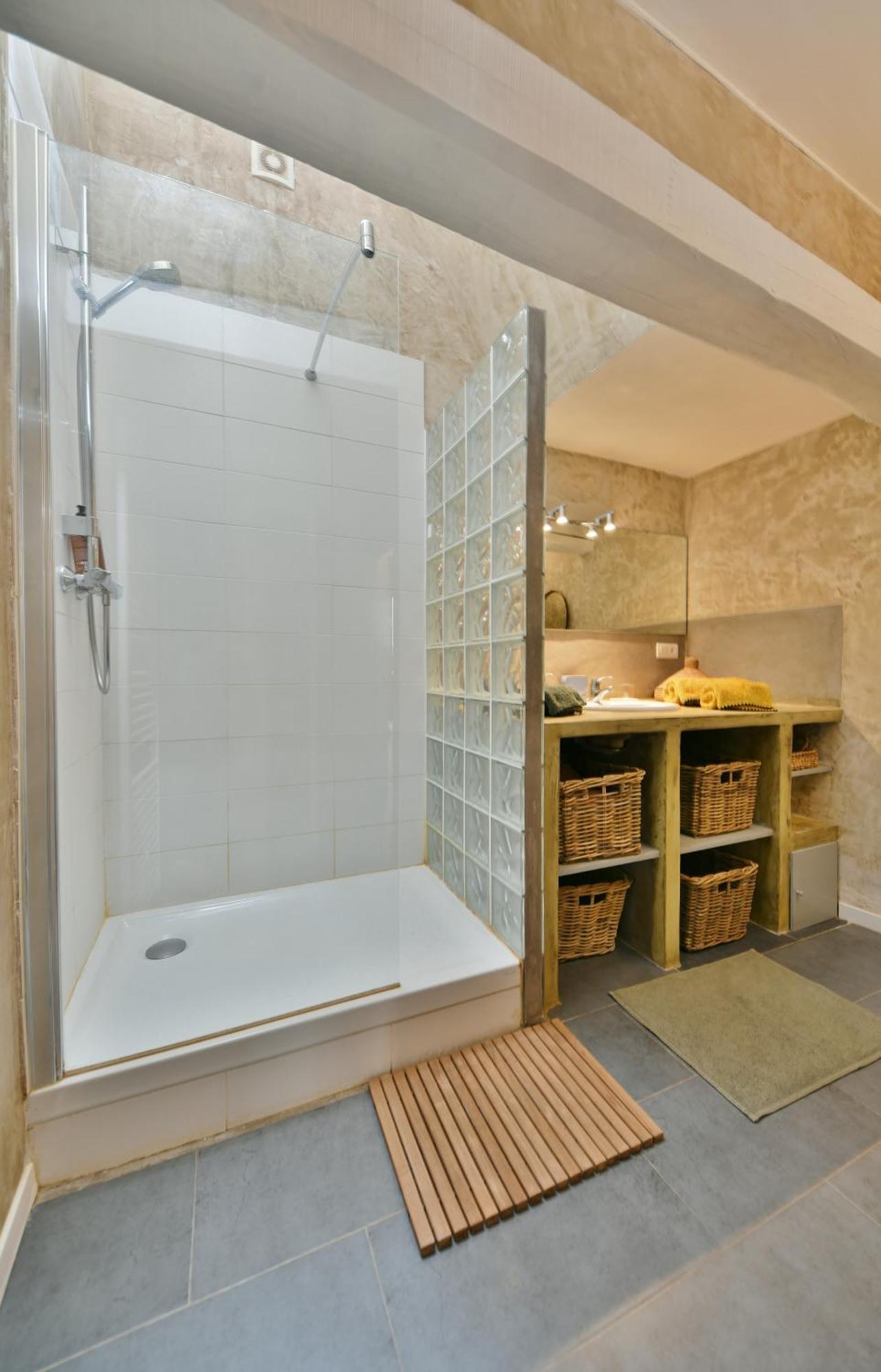 "La Suite" 3 Etoiles Uzes Exterior photo